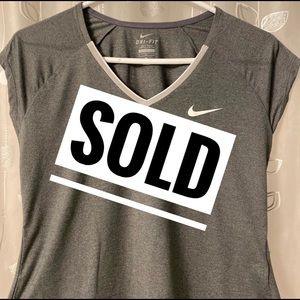 NIKE WOMEN’S DRI-FIT TOP/ SIZE M